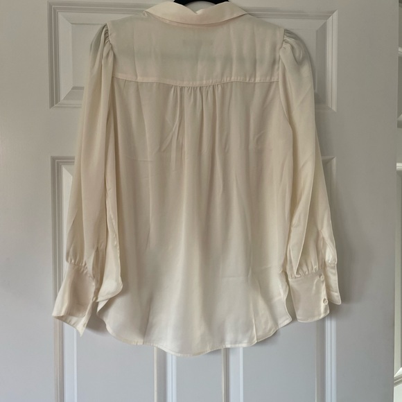 Banana republic ivory silk/satin blouse - Picture 4 of 4